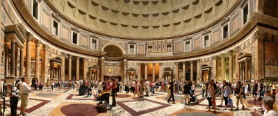 El interior del Panteón, no menos impresionante que su fachada