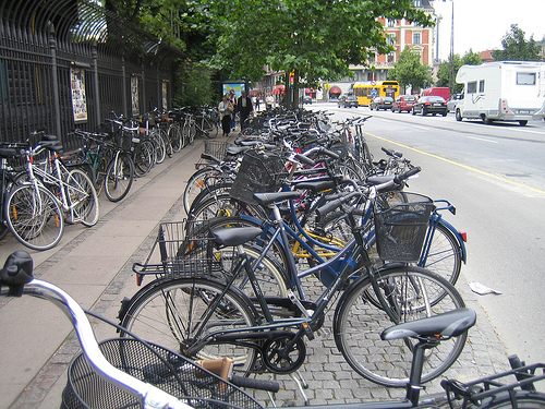 Bicicletas en la estación de trenes de Copenhague