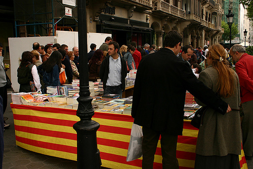 Parada de libros en Barcelona por Sant Jordi