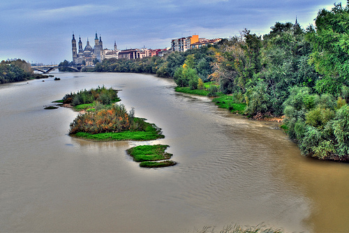 El río Ebro en su paso por Zaragoza