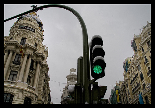 Nieve en Madrid en el edificio Metrópolis