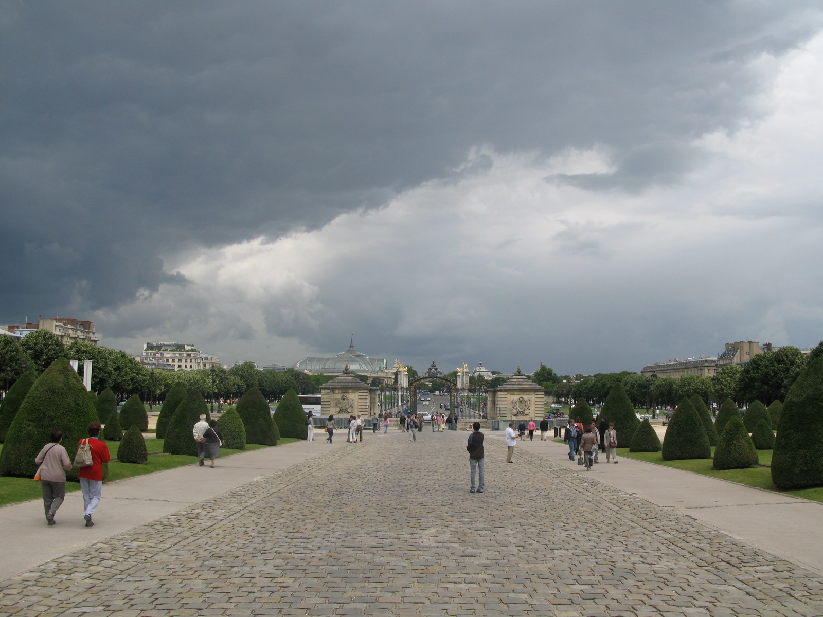 Jardines de los Inválidos y Puente de Alexandre III