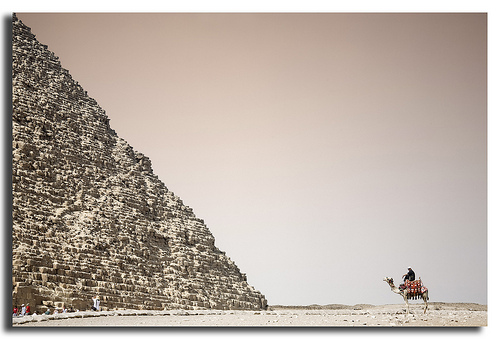 A la espera en la pirámide de Kefrén (@ marcosrivero)