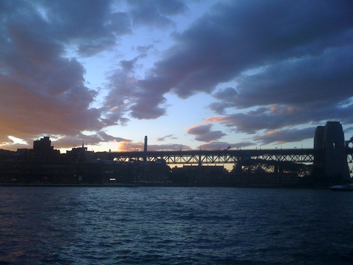 Puente de Sydney durante la puesta de sol