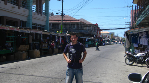 En una calle comercial del centro de La Ceiba
