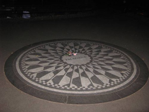 Lugar de recuerdo del asesinato de John Lennon en Central Park