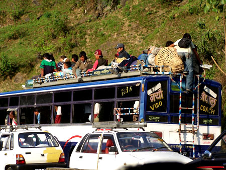 Autobús de vuelta a Pokhara @3viajes