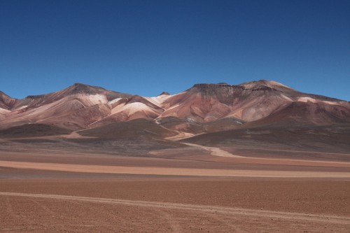 Colores en la montaña del altiplano boliviano