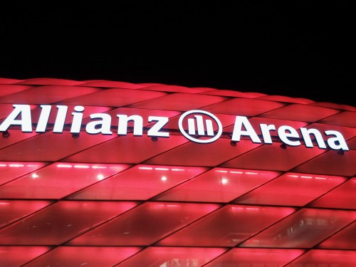 Allianz Arena de noche