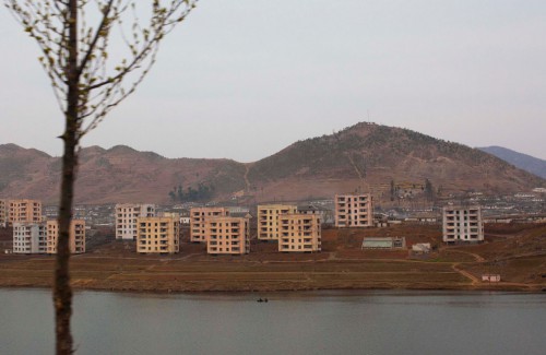 Pueblo cerca de Pyongyang en Corea del Norte
