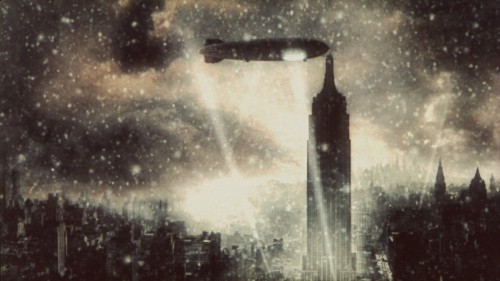 Un dirigible en el Empire State Building en la película de Sky Captain and the World of Tomorrow