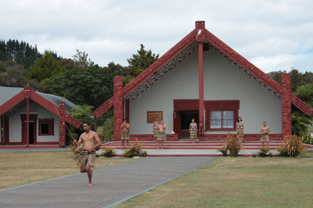 Ceremonia de bienvenida maorí en Te Puia