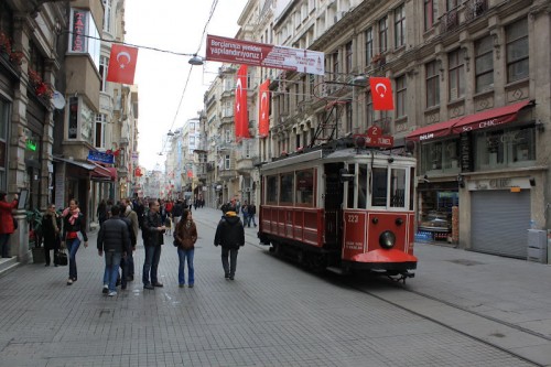 Avenida Istiklal de Estambul y su tramvía