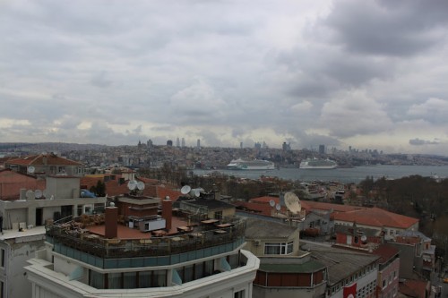 Vista del Bósforo desde el Hotel Adamar de Estambul