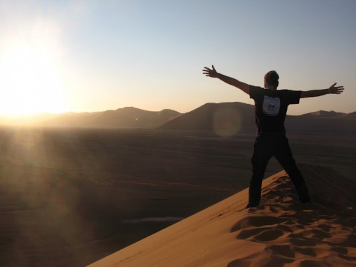 Puesta de sol desde la duna 45 de Namibia