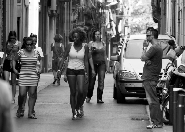 Fotografía callejera Barcelona - ¡Moza!