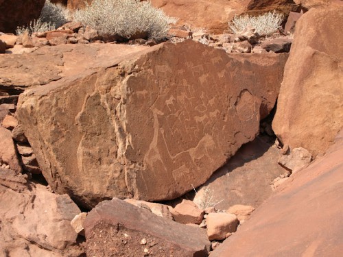 Otros petroglifos en Twyfelfontein en Damaraland, Namibia