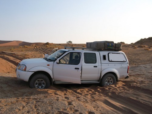 Nuestro jeep atrapado en la arena de Sossusvlei de Namibia
