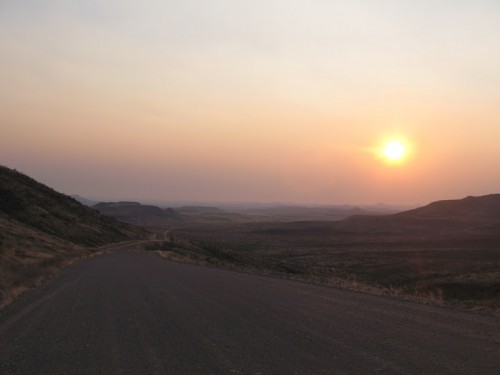 Puesta de sol en Damaraland, Namibia