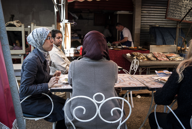 Comer en el Mercado Central de Casablanca