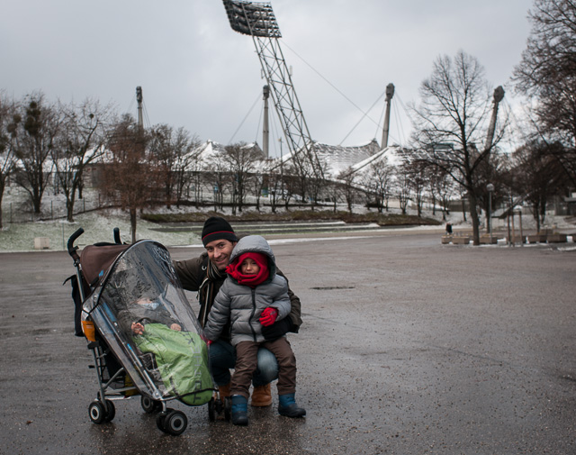 Con mis hijos en el Olympiapark de Múnich