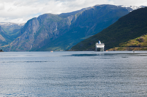 Recorrer los fiordos noruegos en crucero