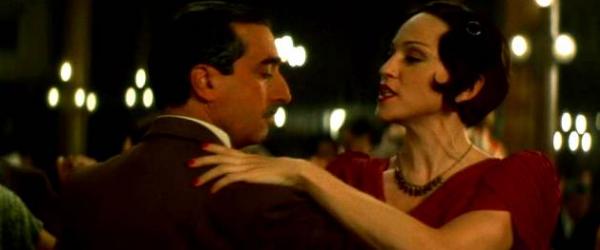Luis Bocchia bailando tango con Madonna en la película Evita