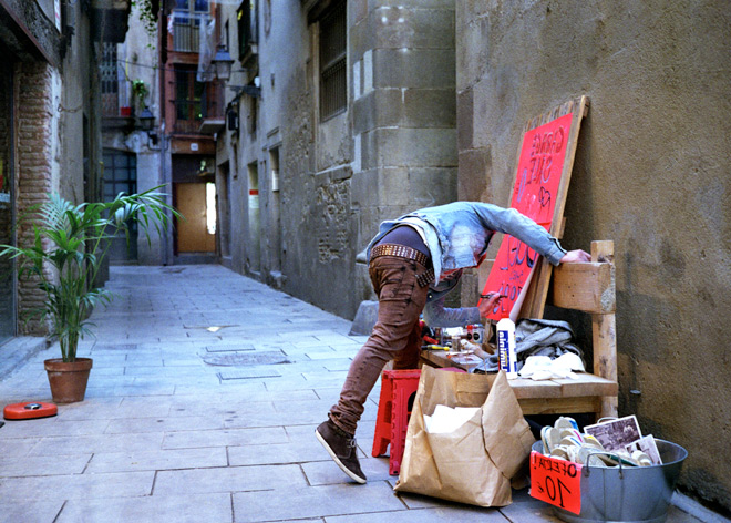 Artista callejero cerca de la Rambla de Barcelona