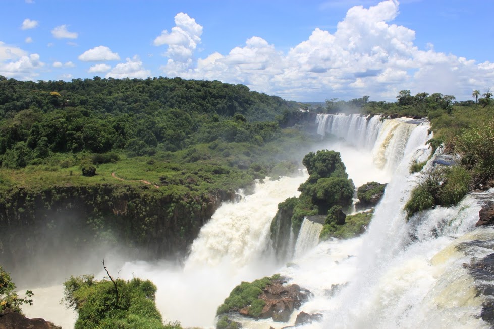 Vistas encima de las cataratas de Iguazú en Argentina
