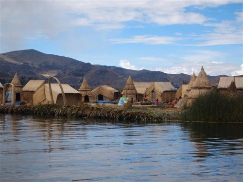 Cabañas de los Uros en el lago Titicaca