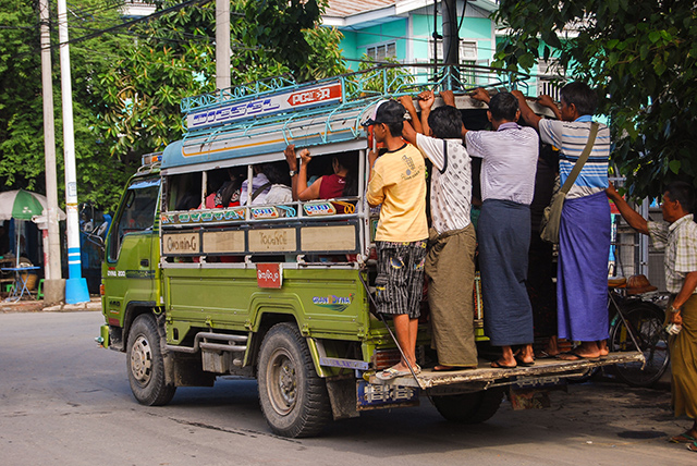 Autobuses en Mandalay
