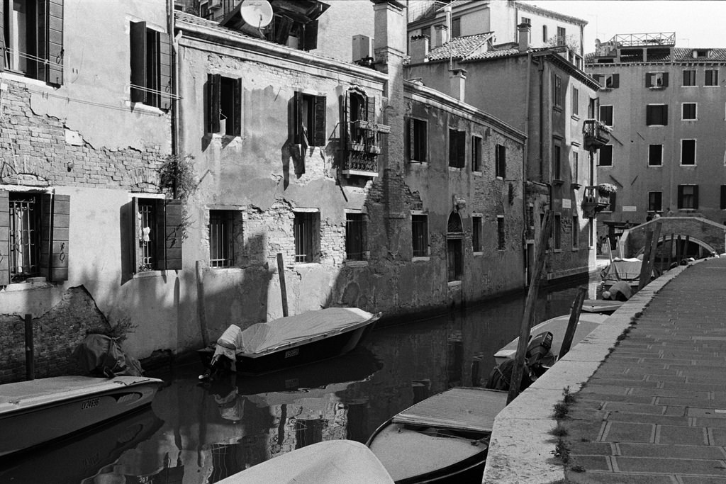 Calles tranquilas de Venecia