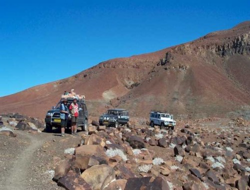 Jeeps en las carreteras de Damaraland en Namibia