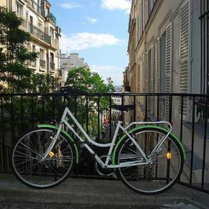 París con amigos sobre ruedas: bicis y patines en la capital francesa