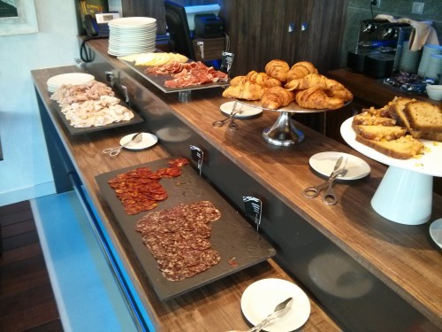 Desayuno buffet en el hotel spa de Sitges